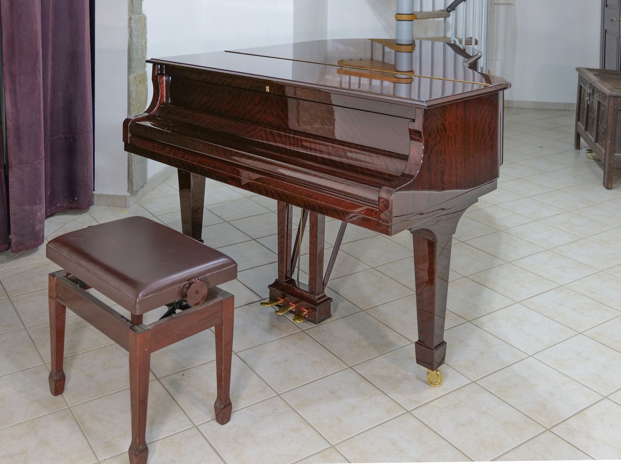 Steinway O-180 fully closed