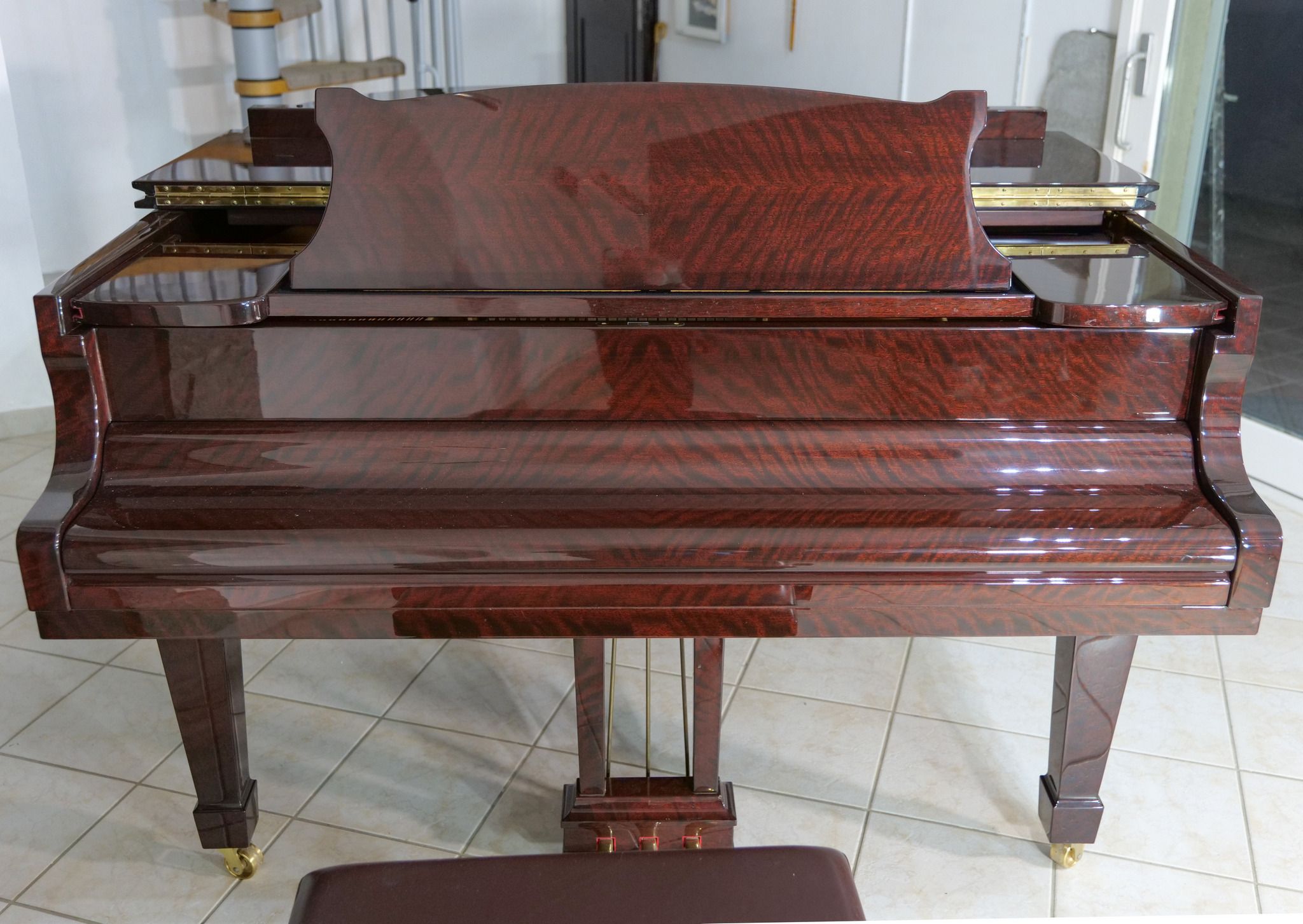 Highly figured Riegel mahogany veneer detail